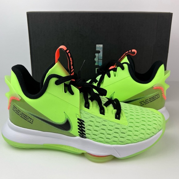 nike lime green basketball shoes